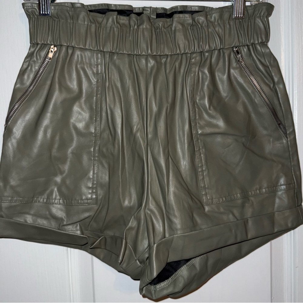Stella Dallas Like New Faux Leather Olive Green High Waisted Shorts Sz M